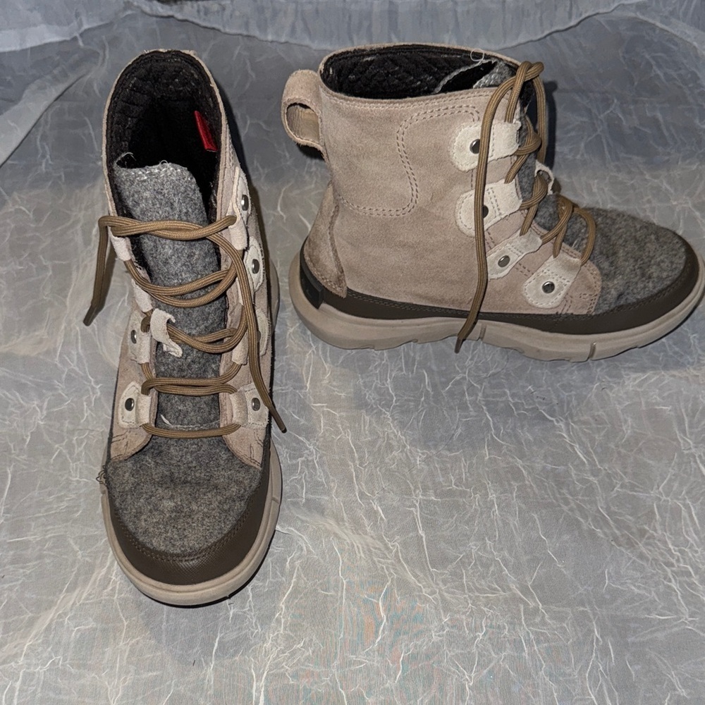 Sorel Tan and Gray Lace-Up Boots